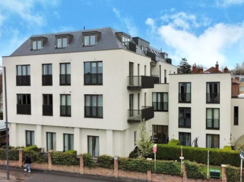 1 bed flat for sale in Roxborough Avenue, HarrowOnTheHill, Harrow