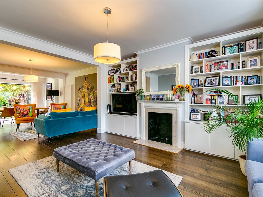 Leconfield Avenue, Barnes, London SW13