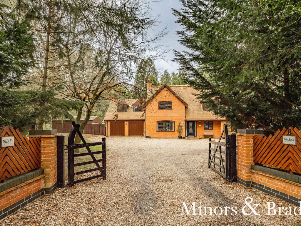 5 bed detached house for sale in Sandy Lane, Scarning, Dereham NR19