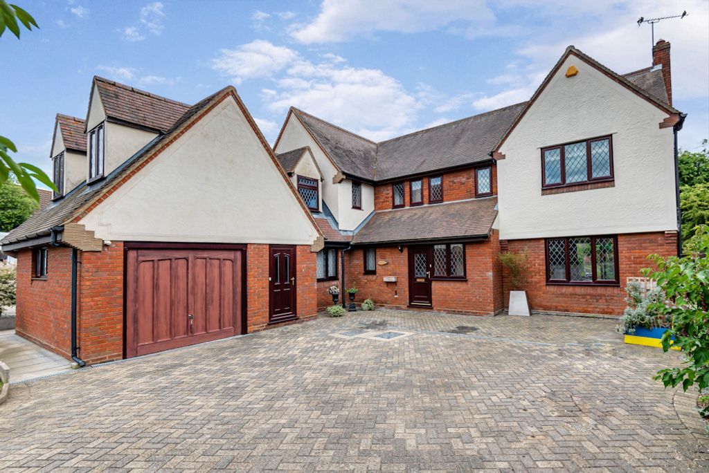 6 bed detached house for sale in Broughton Road, South Woodham Ferrers