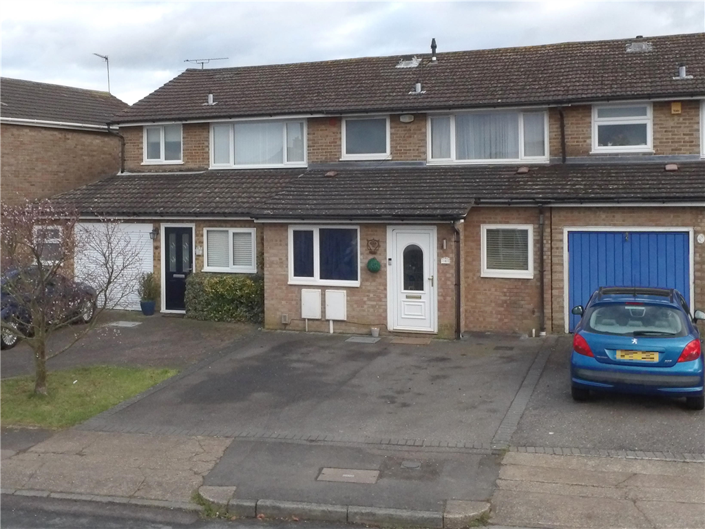 4 bed terraced house for sale in Harptree Drive, Walderslade, Chatham