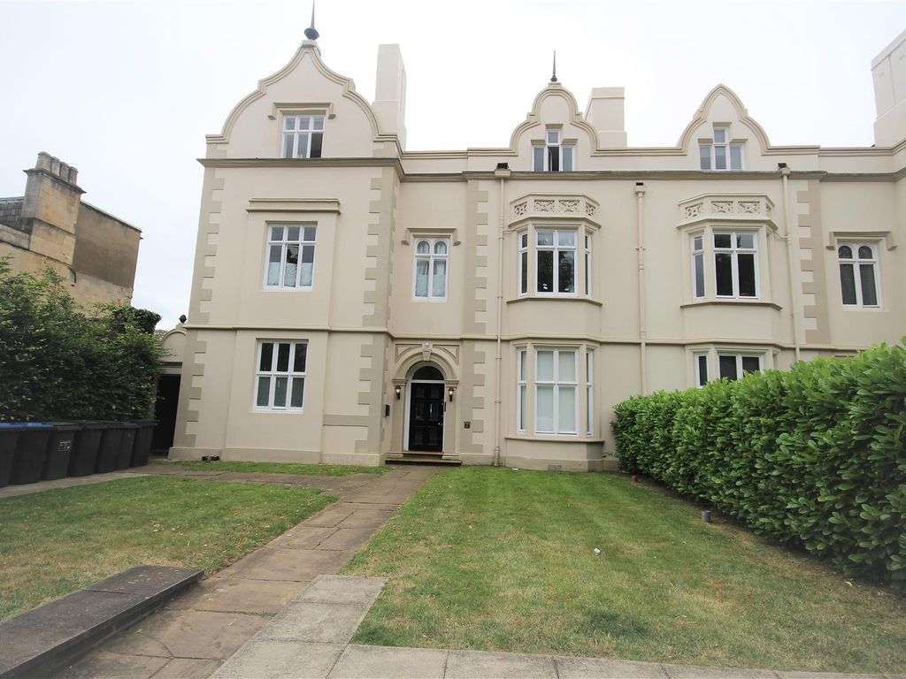 2 bed flat for sale in Spencer Parade, Northampton NN1 Zoopla
