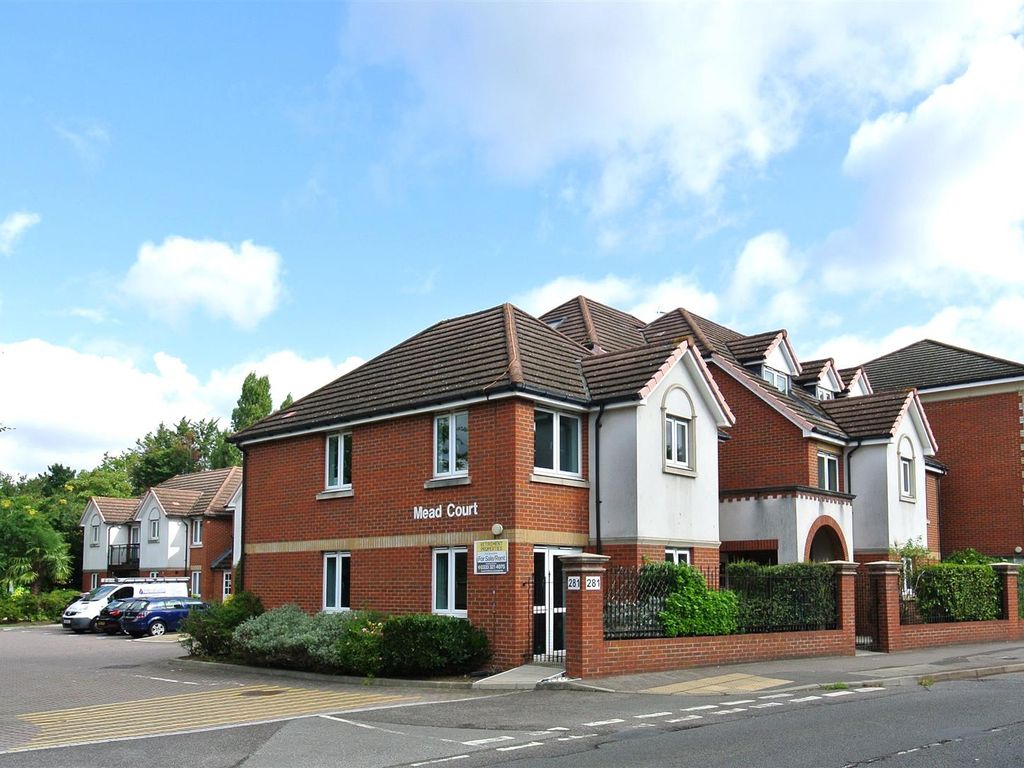 2 bed flat for sale in Station Road, Addlestone KT15, £180,000 Zoopla