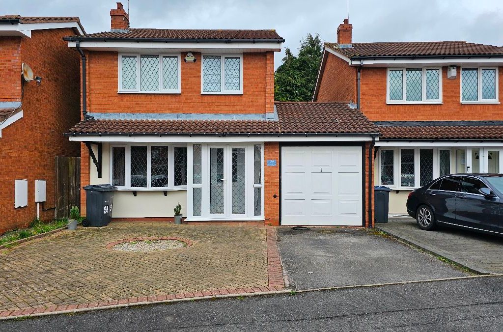 3 bed link detached house for sale in Newey Road, Hall Green