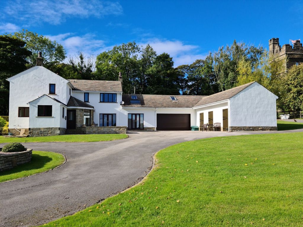 6 bed detached house for sale in Hollins Bank Lane, Steeton, West
