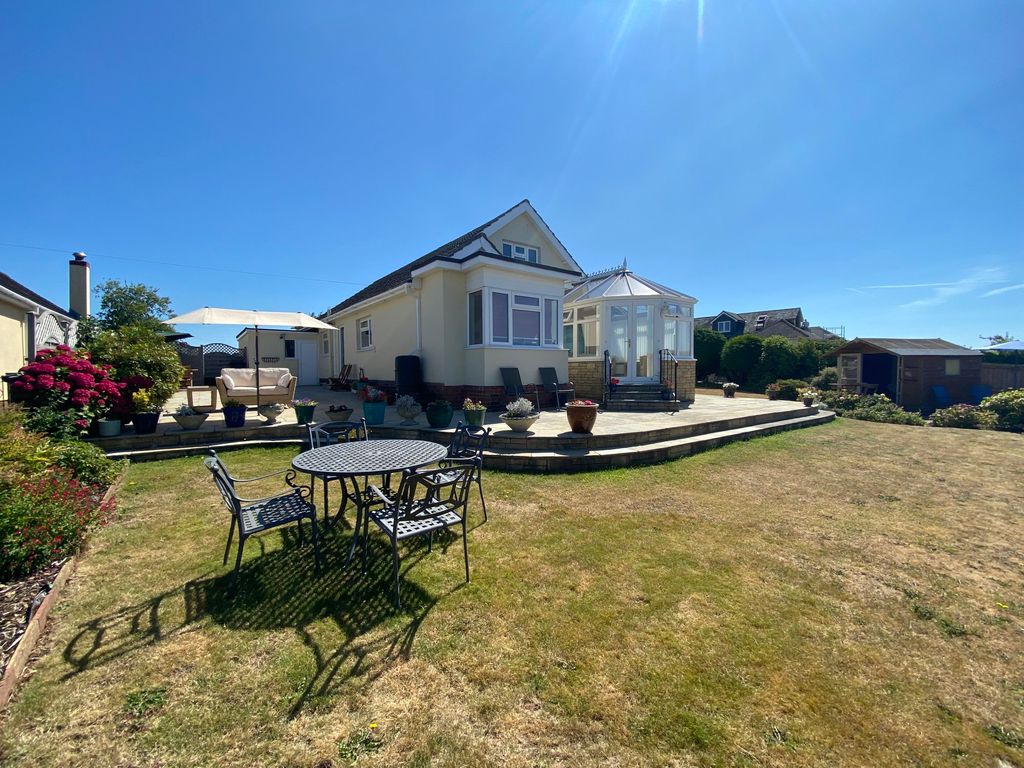 3 bed bungalow for sale in Court Road, Torquay TQ2 Zoopla