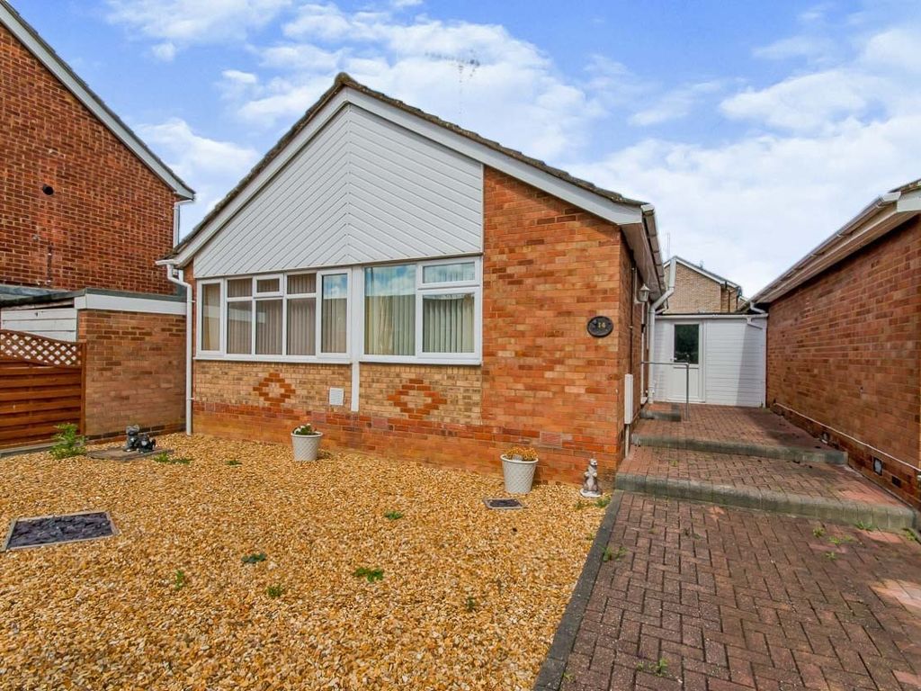 2 bed detached bungalow for sale in Highfield Walk, Yaxley