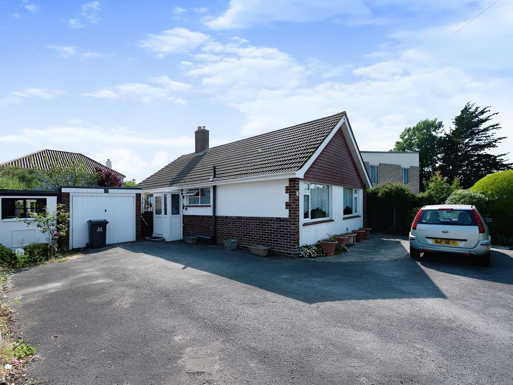 3 bed bungalow for sale in Southwood Road, Hayling Island, Hampshire