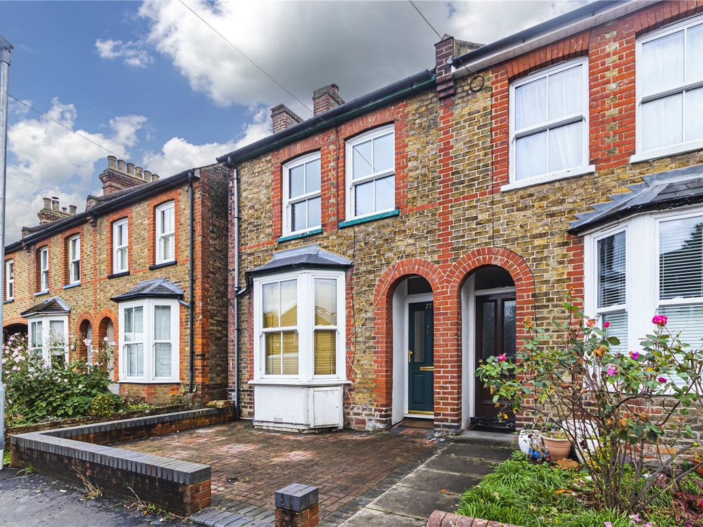 3 bed semidetached house for sale in Weymouth Street, Hemel Hempstead