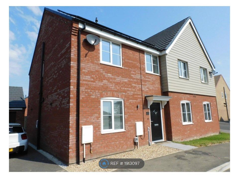 3 bed semidetached house to rent in Balmoral Way, Holbeach PE12, £