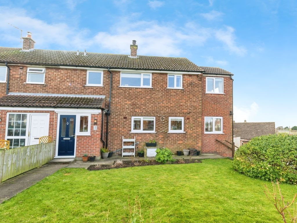 3 bed semidetached house for sale in The Link, Romanby, Northallerton