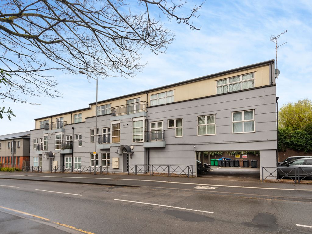 2 bed flat for sale in Kingston Hill, Kingston Upon Thames KT2 Zoopla