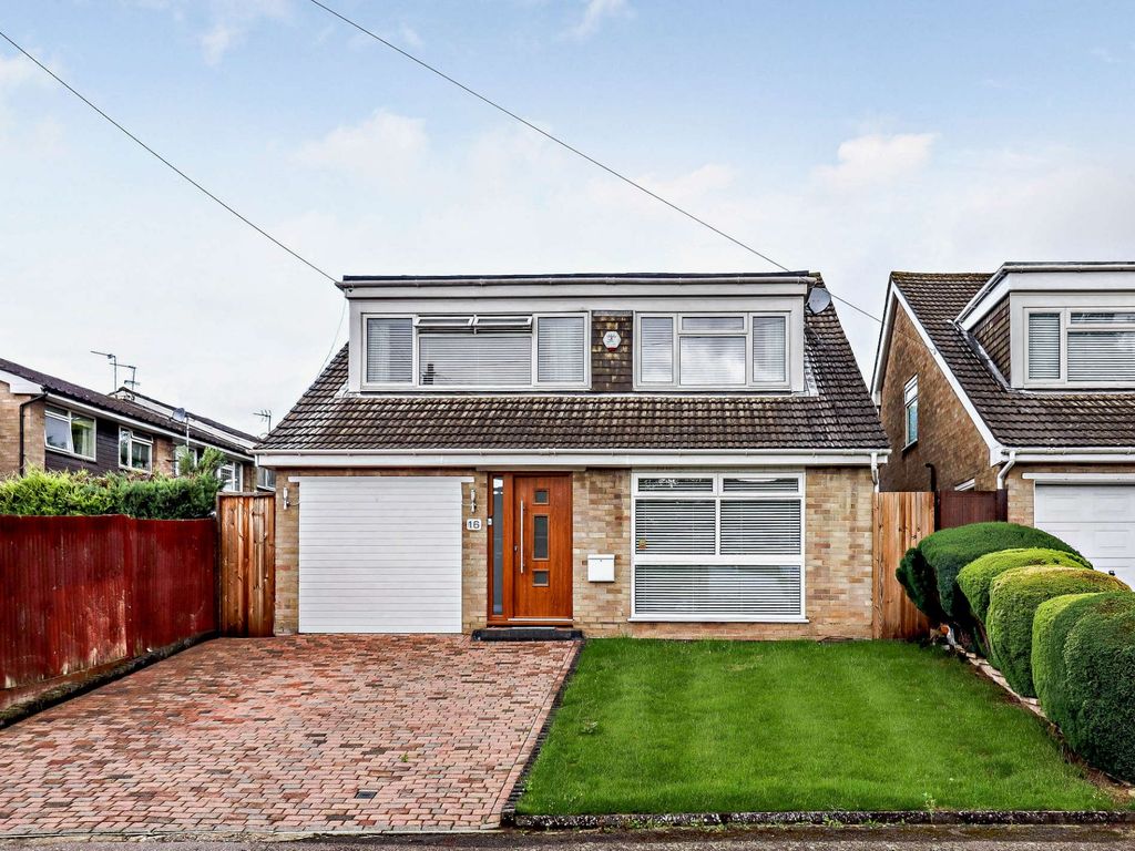 4 bed detached house for sale in Knoll Crescent, Northwood HA6, £