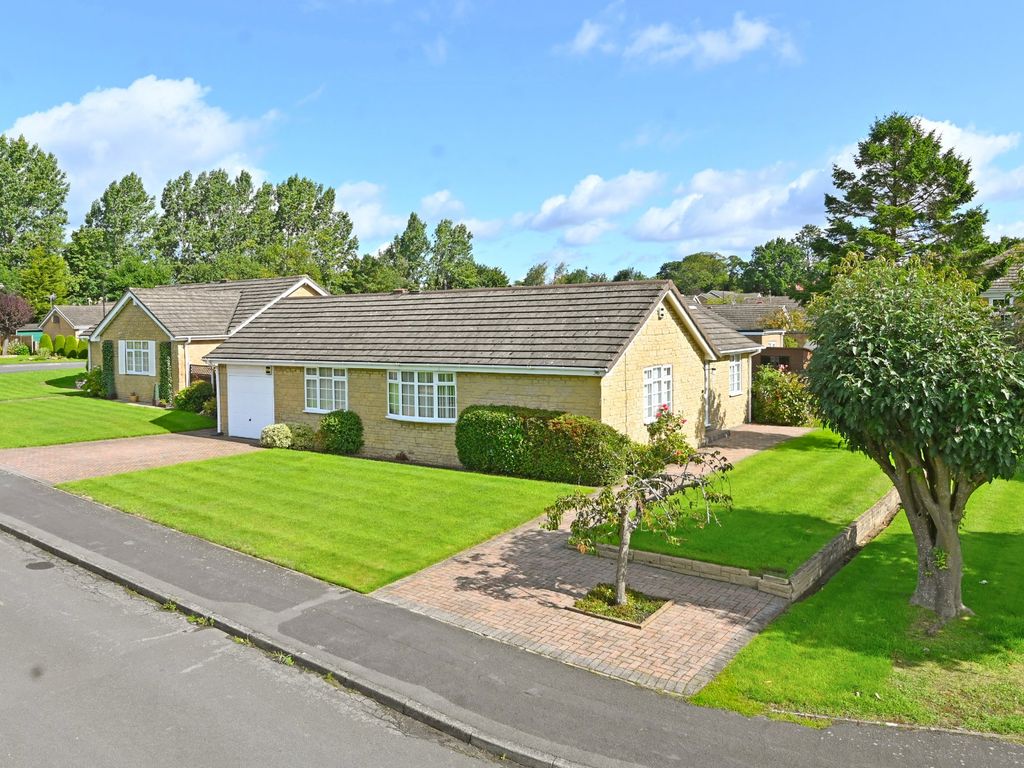 3 bed detached bungalow for sale in Rossett Avenue, Harrogate HG2 Zoopla