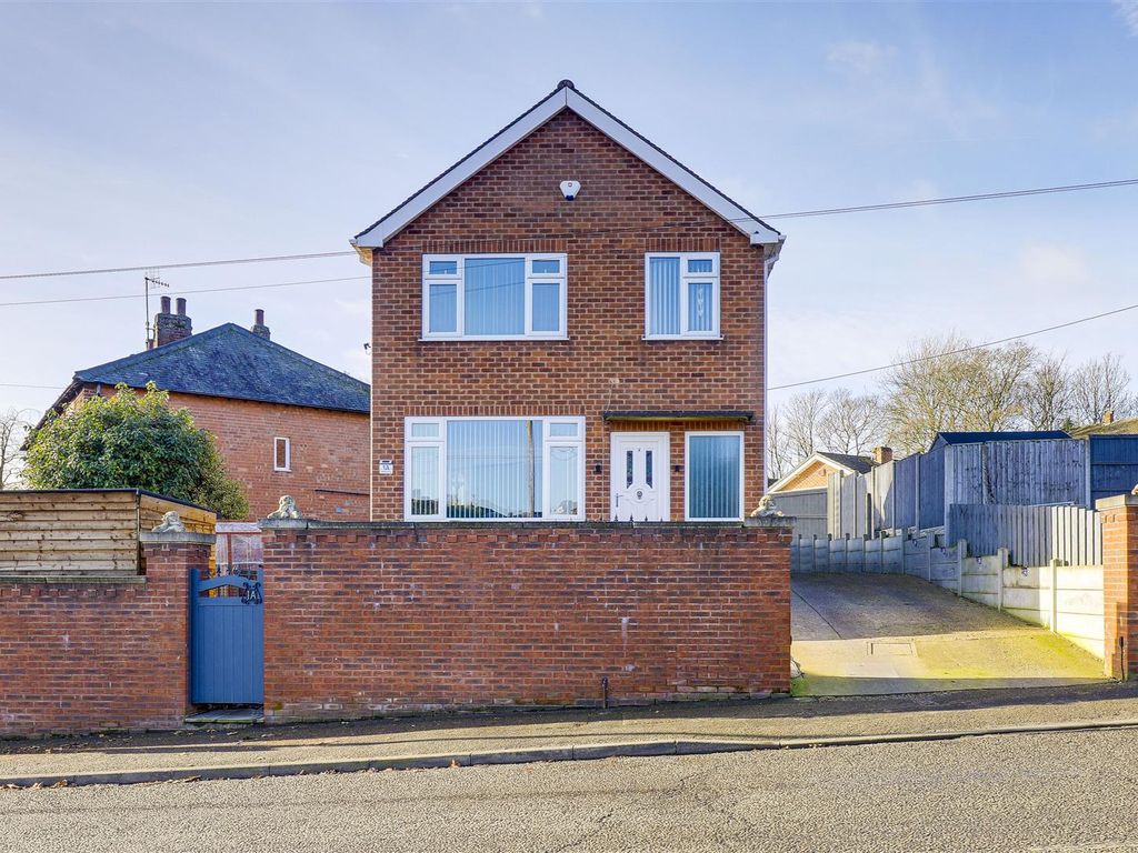 3 bed detached house for sale in Mellors Road, Redhill, Nottinghamshire