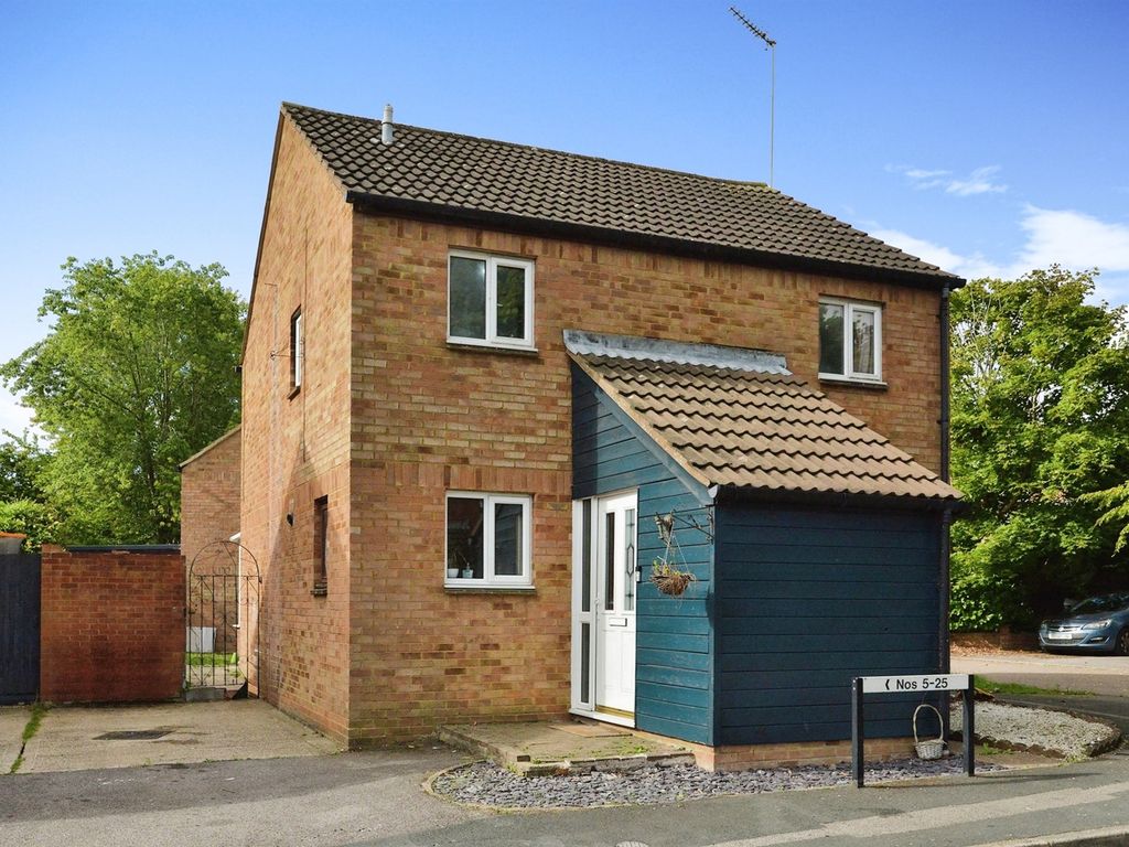 4 bed detached house for sale in Longcross, Pennyland, Milton Keynes MK15, £375,000 Zoopla