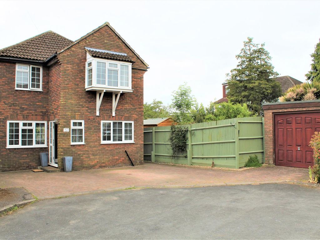 4 bed detached house for sale in Bearwood Close, Potters Bar EN6 Zoopla