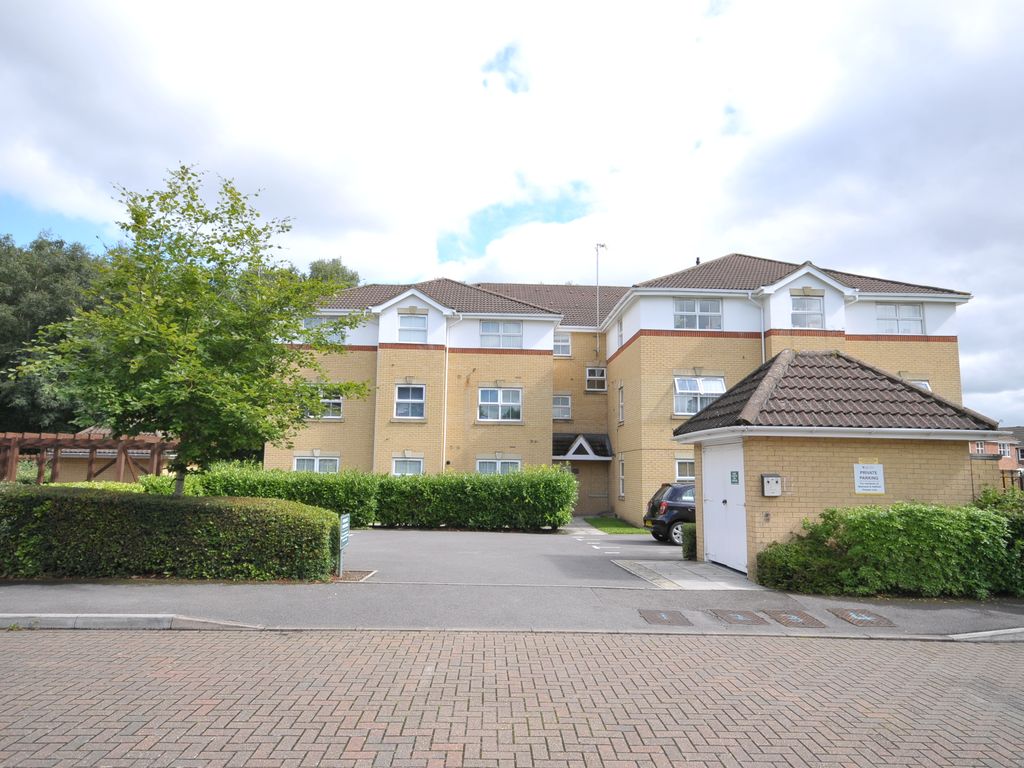2 bed flat to rent in Whittle Close, Ash Vale GU12 Zoopla
