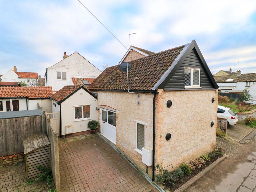 2 bed detached house for sale in Low Road, Burwell CB25, £290,000 Zoopla