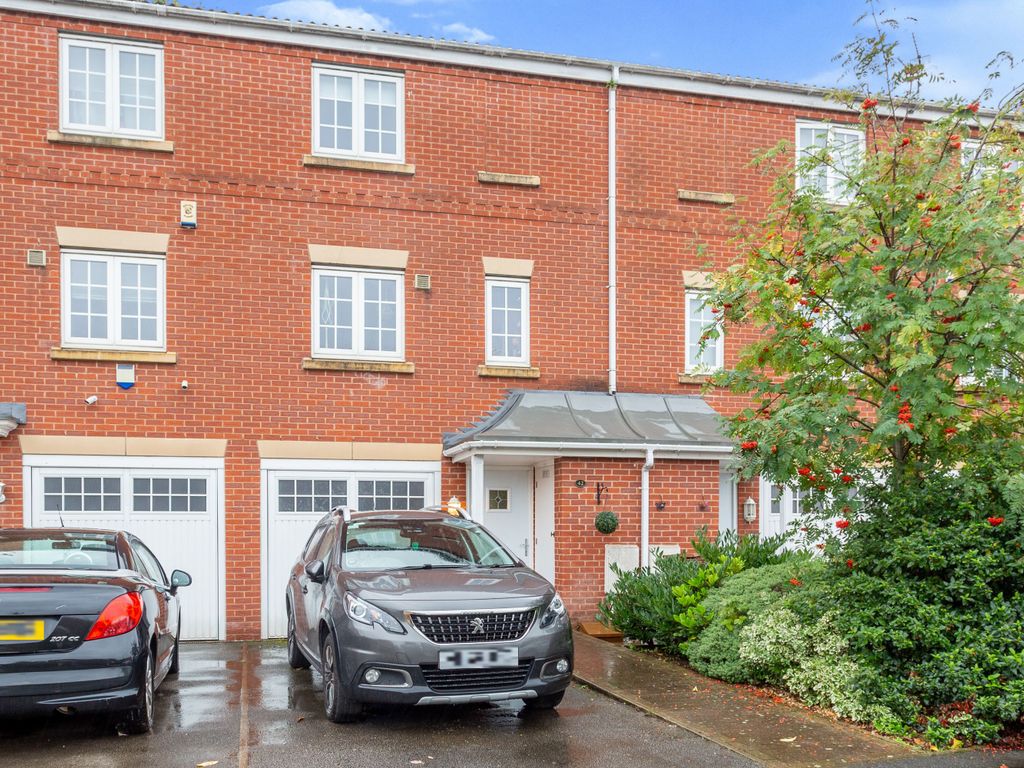 3 bed town house for sale in Cravenwood Road, Stockport SK5 Zoopla
