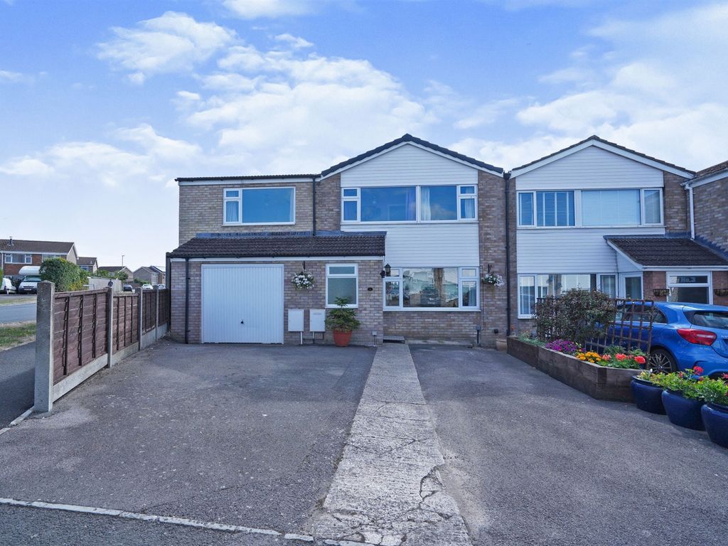 5 bed end terrace house for sale in Ferris Grove, Melksham SN12 Zoopla