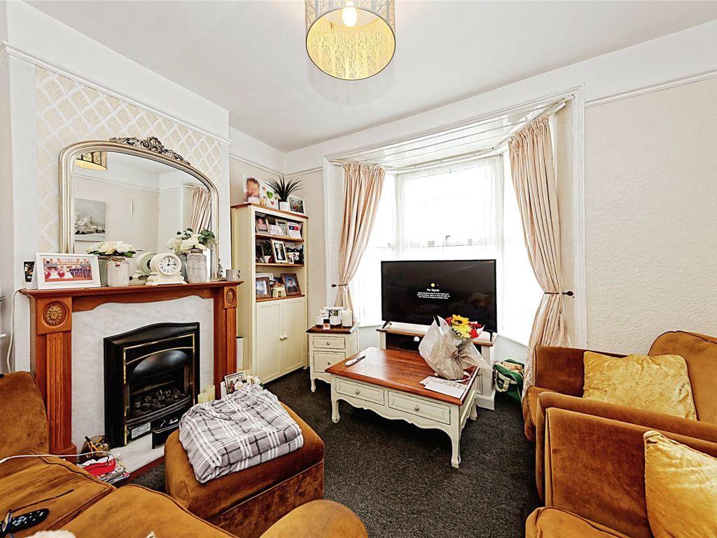 2 bed terraced house for sale in Byron Avenue, Margate CT9 Zoopla