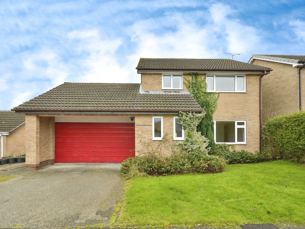 4 bed semidetached house for sale in Woodbridge Rise, Chesterfield