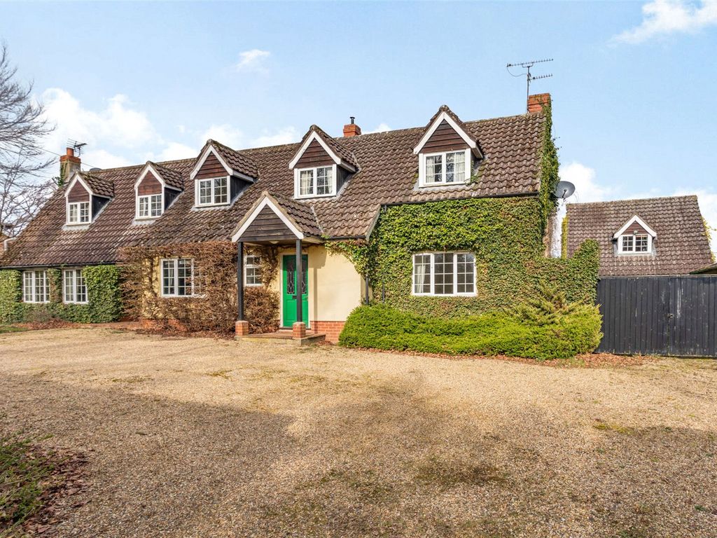 5 bed detached house for sale in Mere Road, Stow Bedon, Attleborough