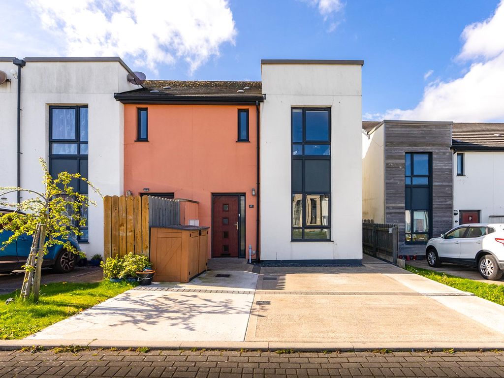 3 bed end terrace house for sale in 12, Hampton Farm, Douglas IM2, £