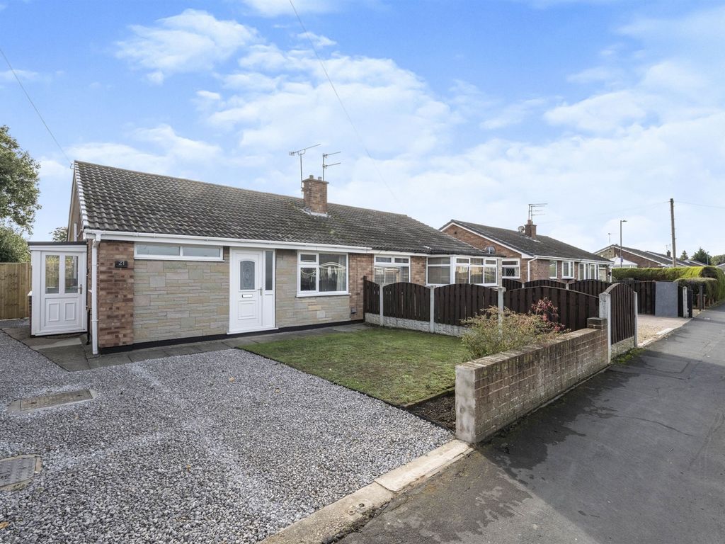 2 bed semidetached bungalow for sale in Tranmoor Lane, Armthorpe