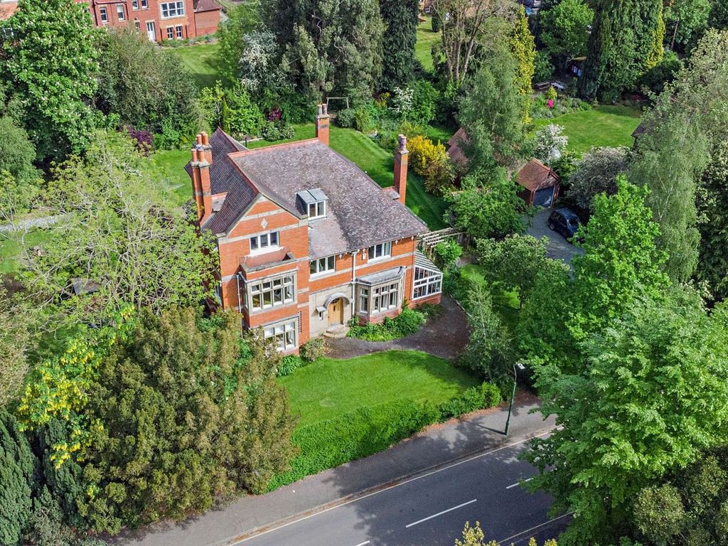 7 bed detached house for sale in Kennedy Road, Shrewsbury, Shropshire