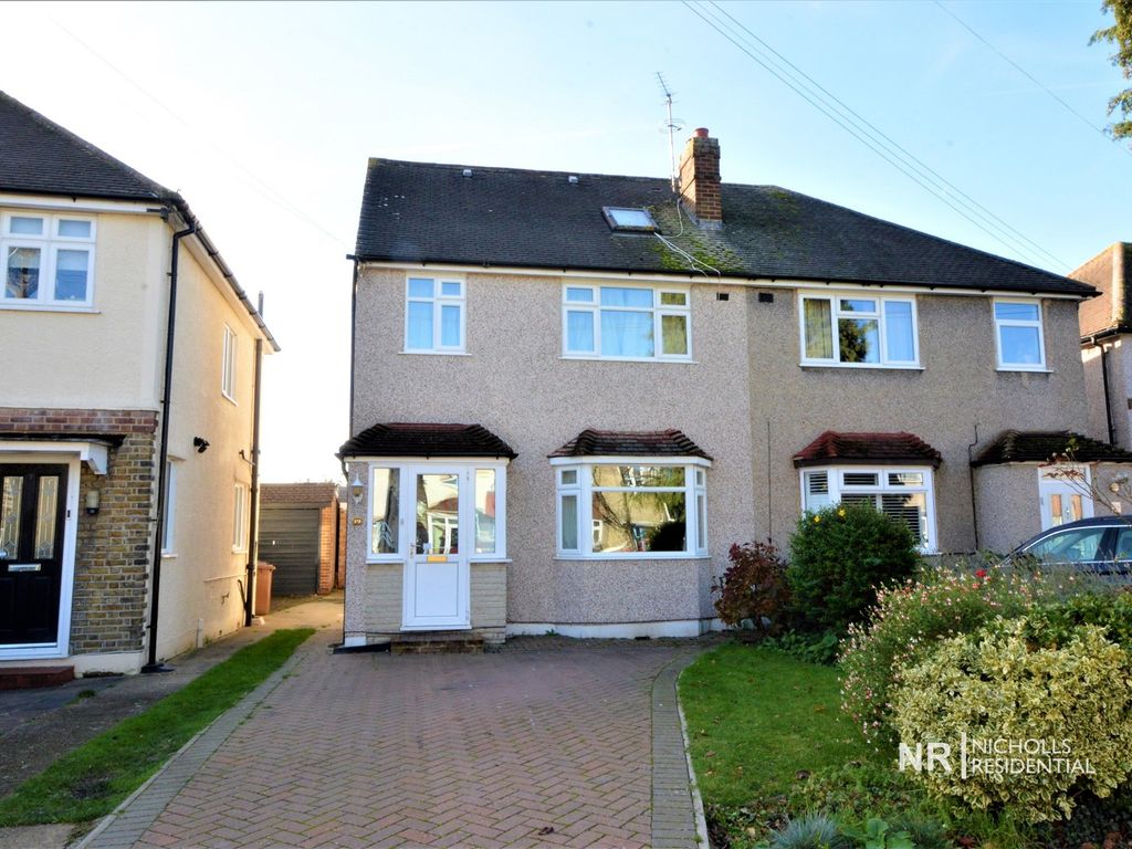 3 bed semidetached house for sale in Oakhurst Road, West Ewell, Surrey