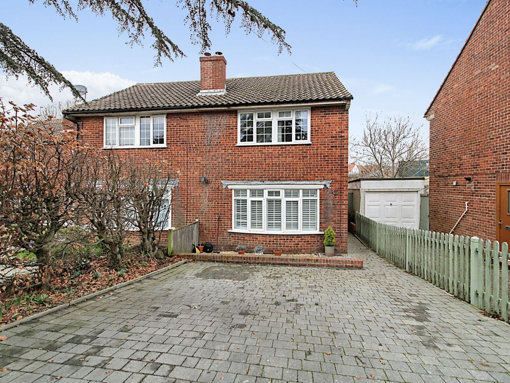 3 bed semidetached house for sale in Danum Close, Hailsham BN27 Zoopla