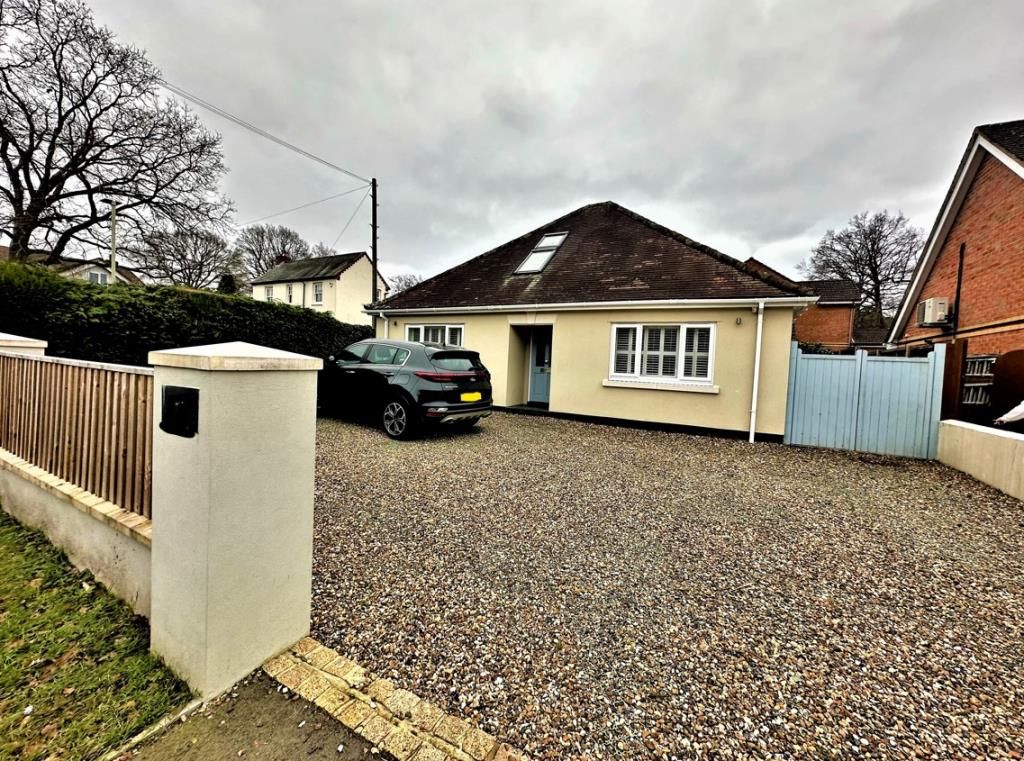 5 bed detached bungalow for sale in Crowthorne, Berkshire RG45 Zoopla