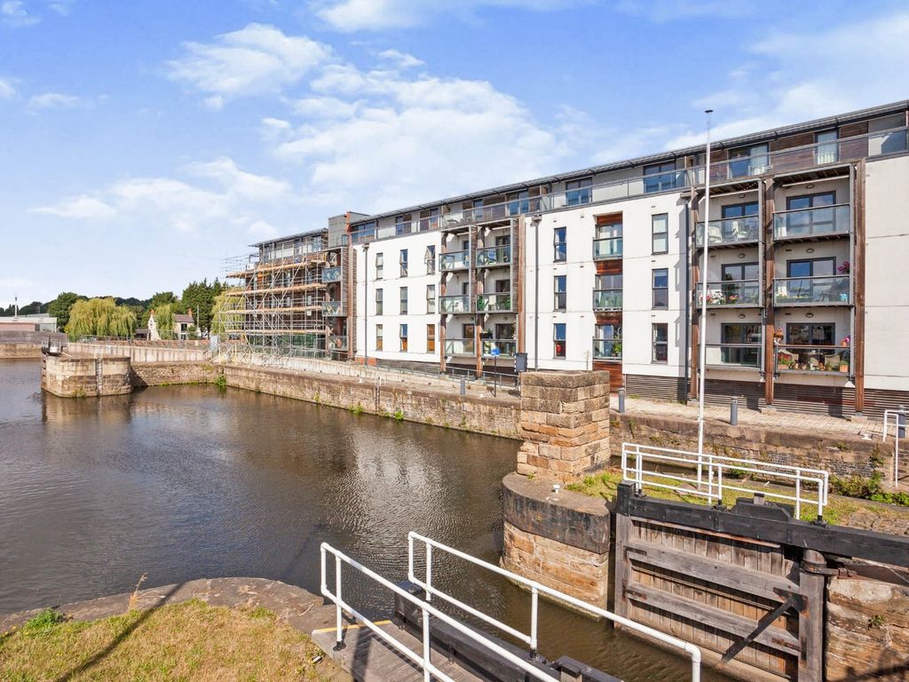 2 bed flat to rent in Navigation Walk, Wakefield, West Yorkshire WF1 Zoopla