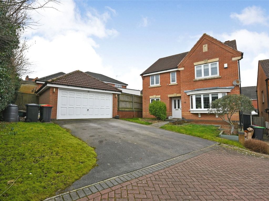 4 bed detached house for sale in Swifts View, KirkbyInAshfield