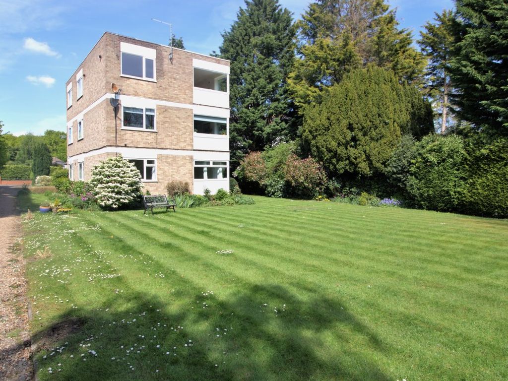 2 bed flat to rent in Manor Park Road, Chislehurst BR7 Zoopla