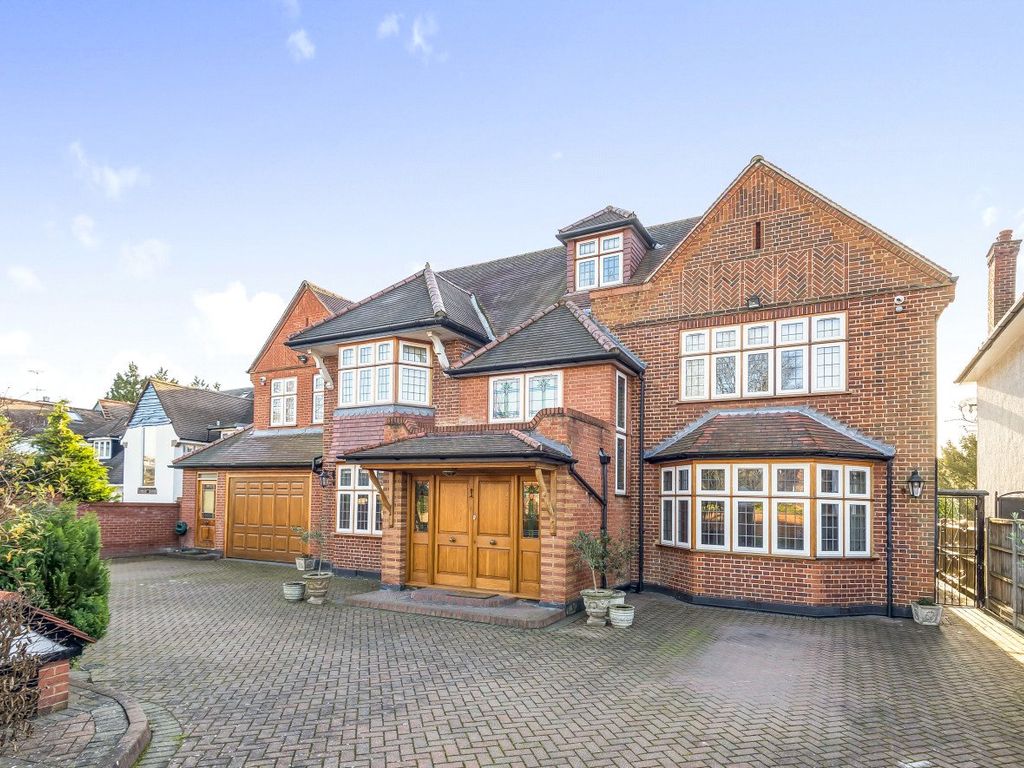 6 bed detached house for sale in Broad Walk, Winchmore Hill, London N21