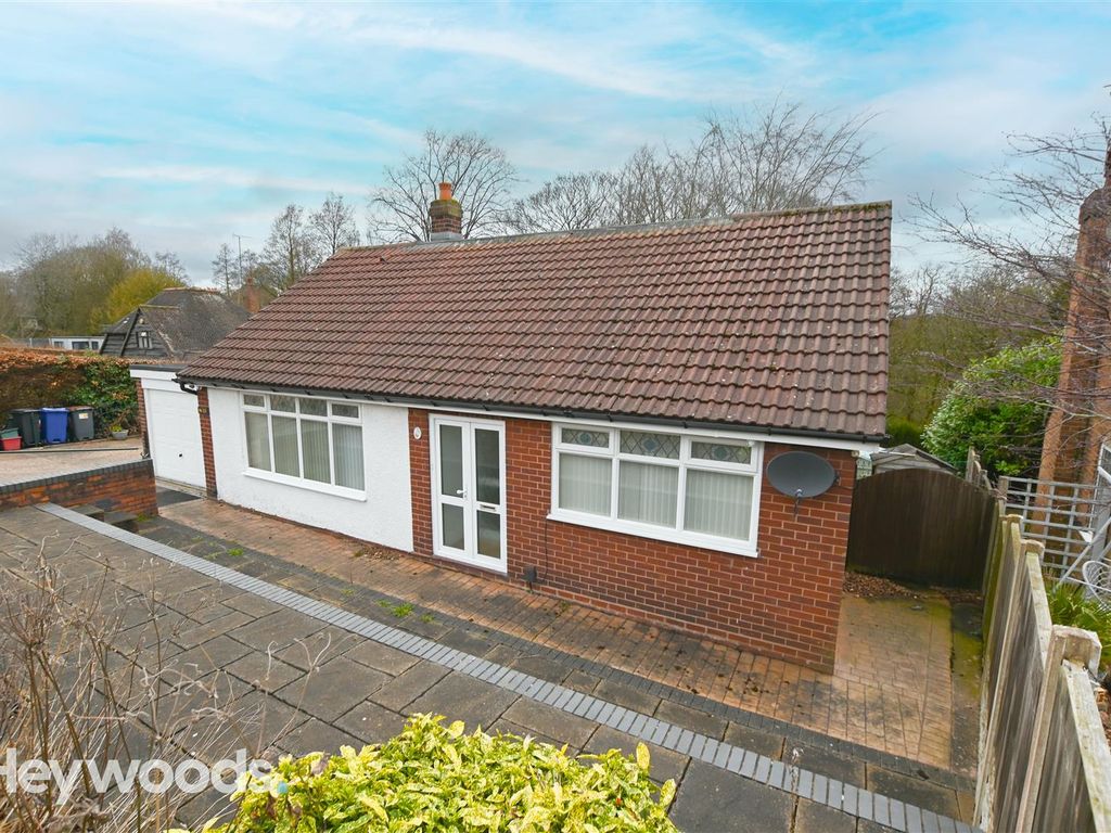 3 bed detached bungalow for sale in Oaklands Avenue, Wolstanton