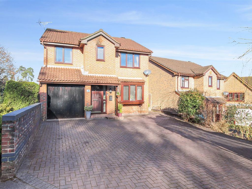 4 bed detached house for sale in Alpine Road, Whitehill, Bordon GU35