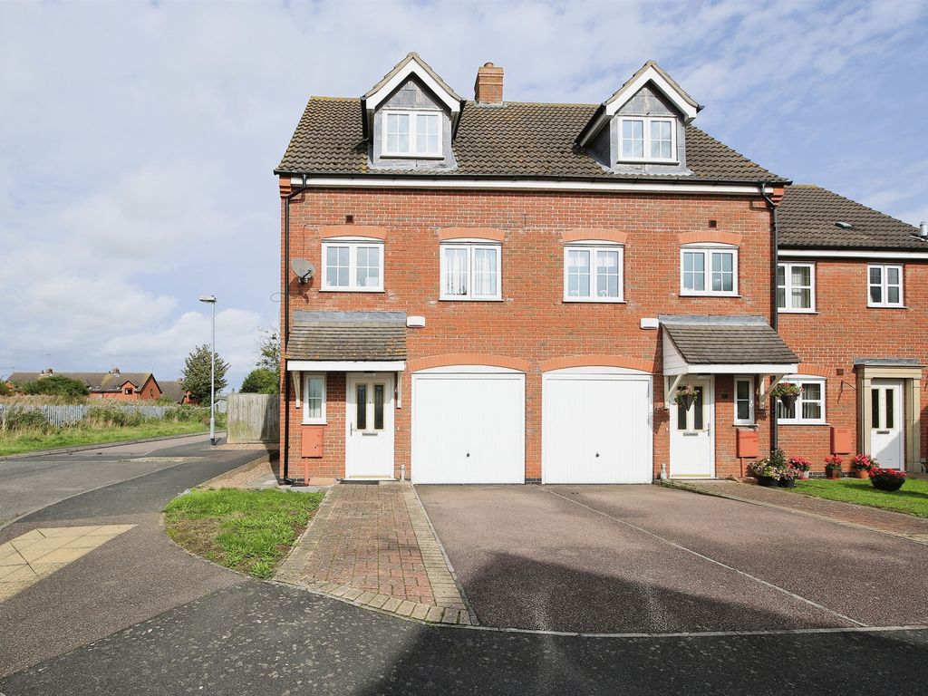 3 bed semidetached house for sale in Palin Drive, Spalding PE11, £