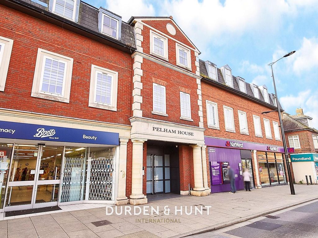 1 bed flat to rent in High Street, Hornchurch RM12, £1,300 pcm Zoopla