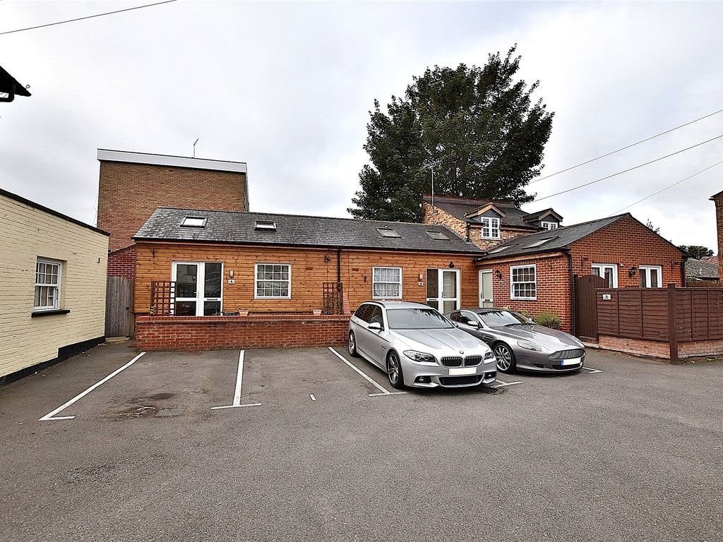 1 bed for sale in High Street North, Dunstable, Beds LU6