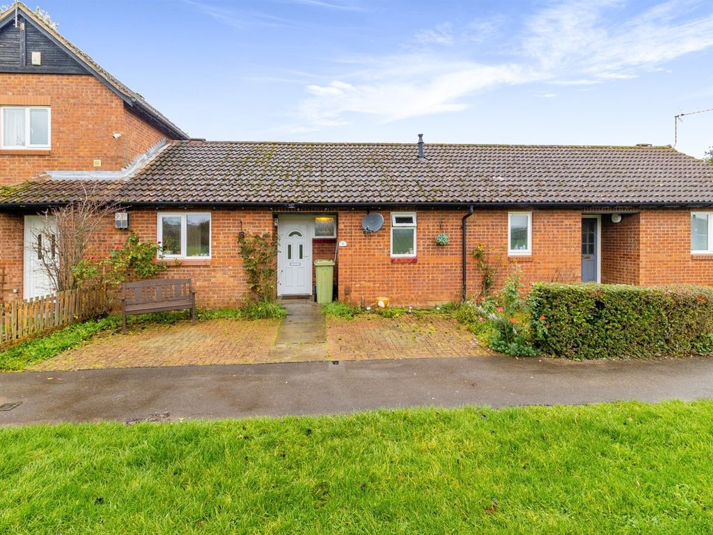 2 bed terraced bungalow for sale in Caraway Close, Walnut Tree, Milton
