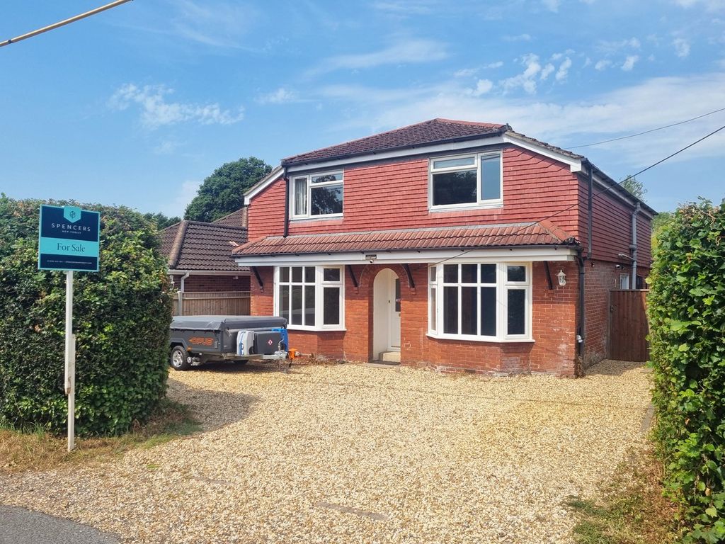 5 bed detached house for sale in Foxhills, Ashurst, Southampton SO40