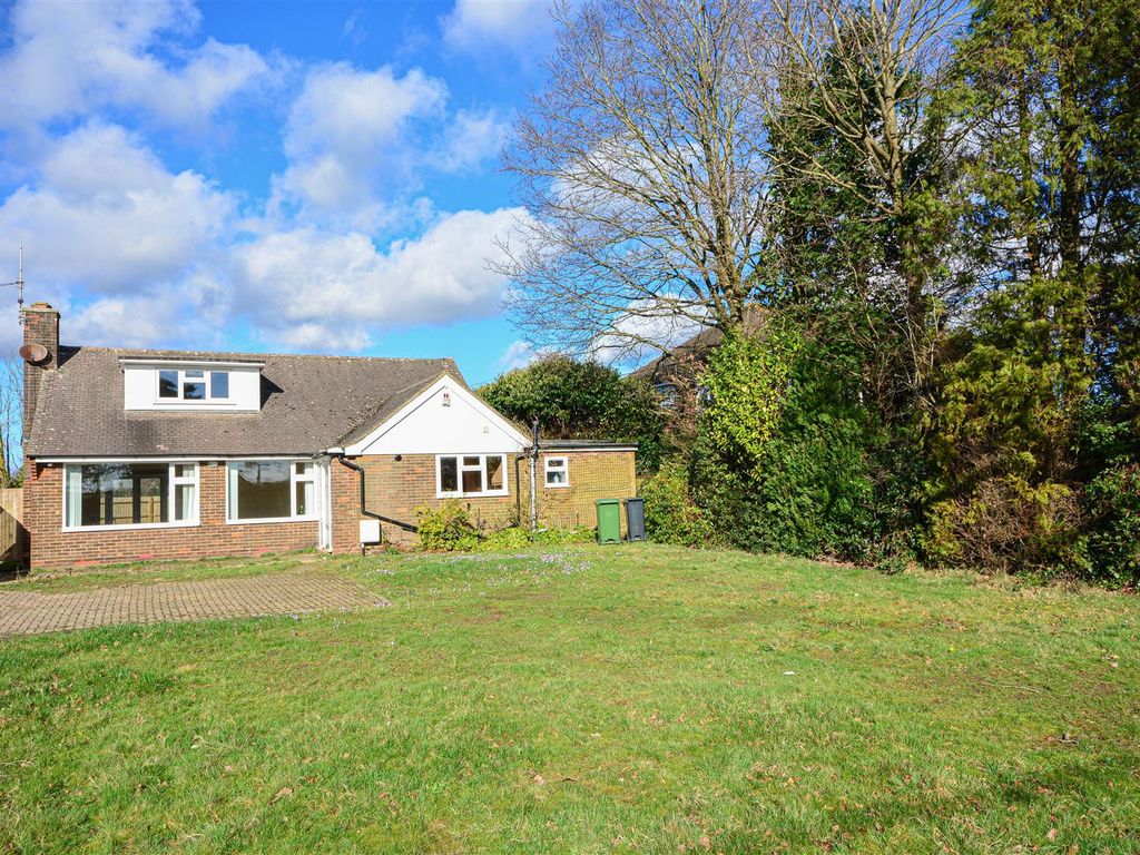 4 bed detached bungalow for sale in North Trade Road, Battle TN33, £