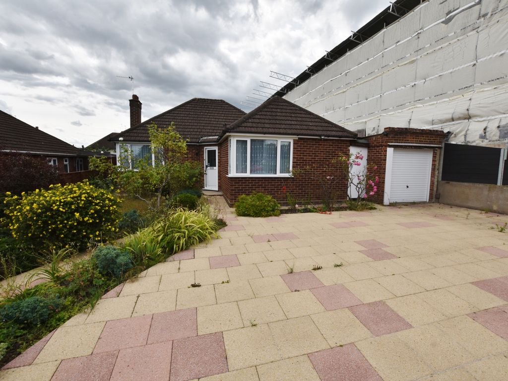 3 bed bungalow for sale in Bushey Mill Lane, Bushey WD23, £500,000 Zoopla