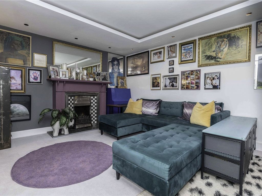 2 bed flat for sale in Buttermere Place, Linden Lea, Watford