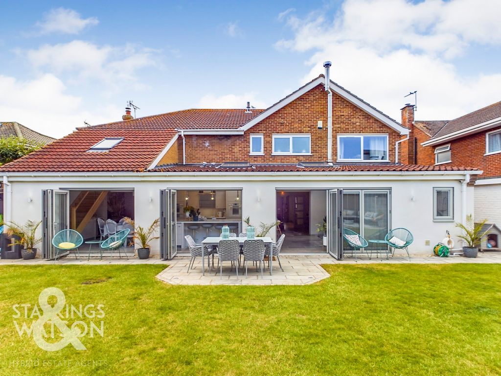 5 bed detached house for sale in Buxton Avenue, Gorleston, Great
