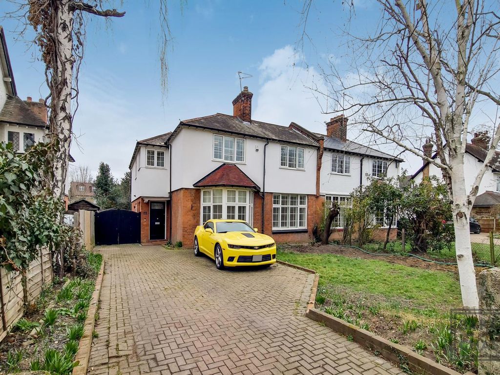 4 bed semidetached house to rent in Wellington Road, Bush Hill Park